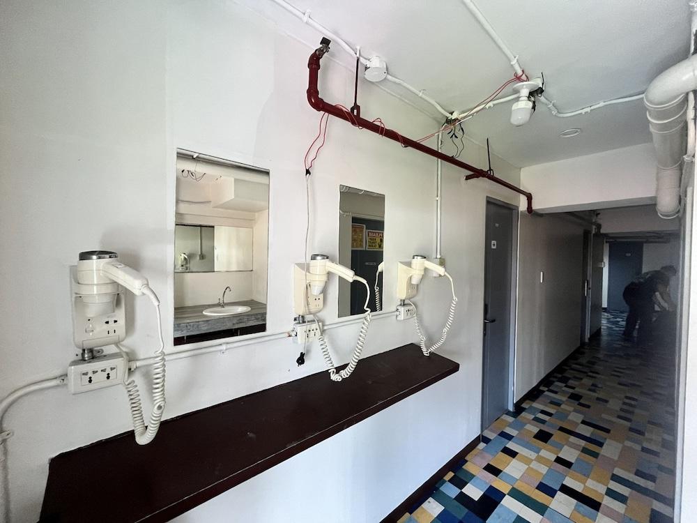 Spot On Junction Hostel