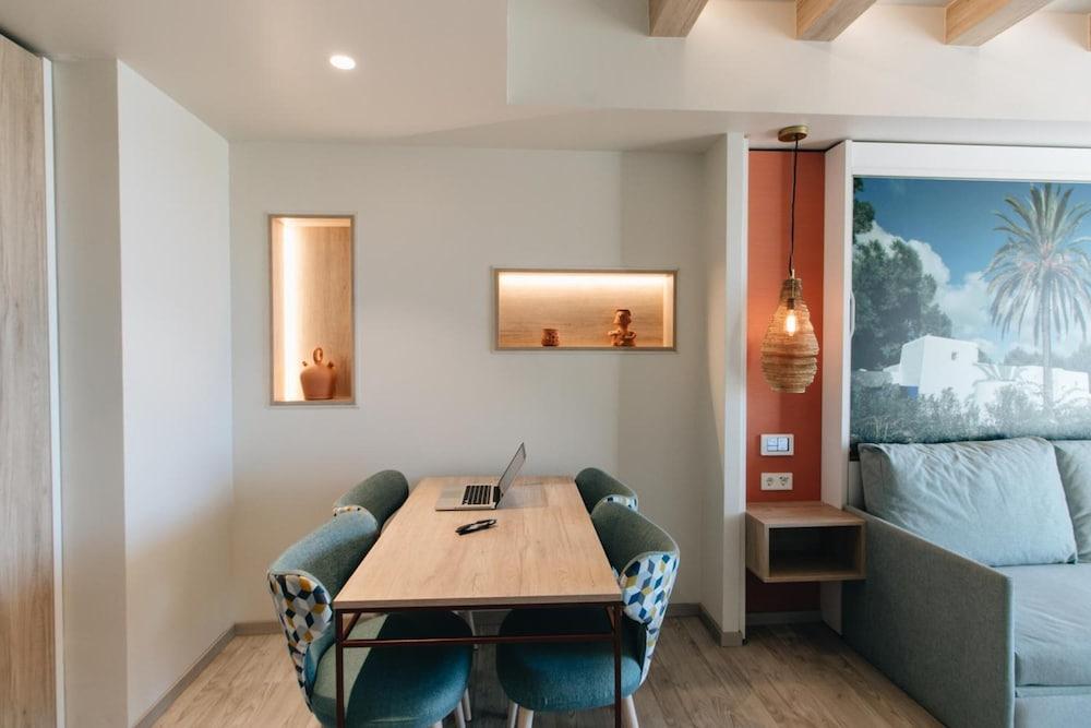 The White Apartments by Ibiza Feeling - Adults Only