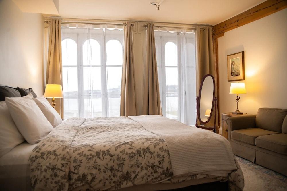 Royal Dalhousie Condos