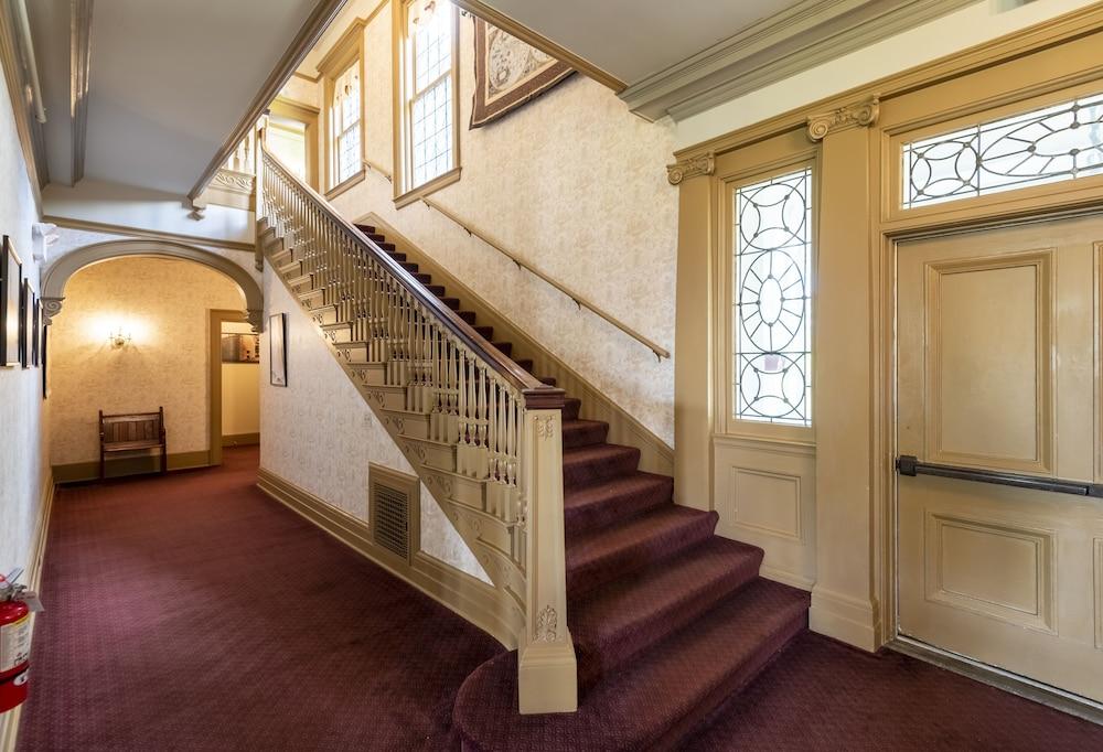 White Springs Manor a Belhurst Property