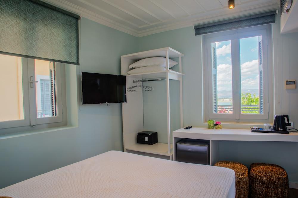 Aethra Boutique Rooms