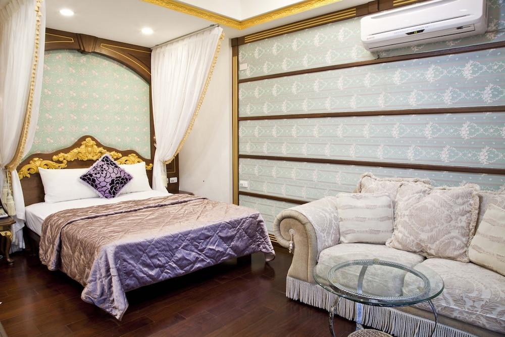 Ming-Jun Holiday Inn