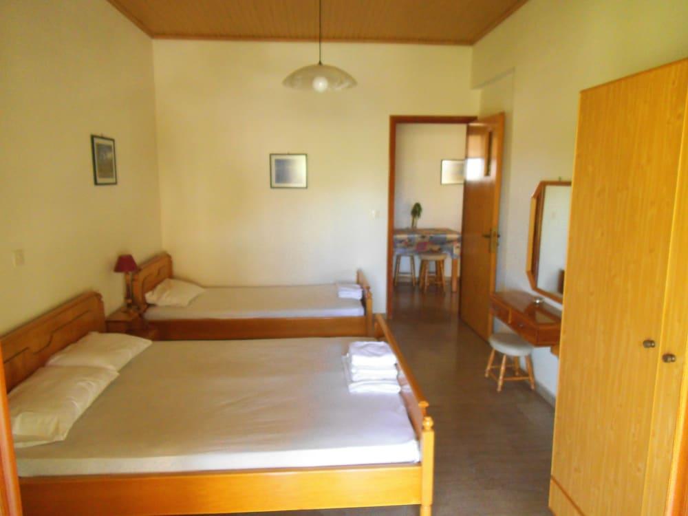 Villa Xenos Studios & Apartments