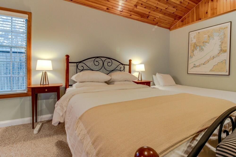 Captain Lawrence Inn