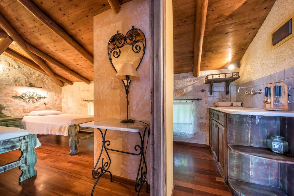 Nobelos Seaside Lodge