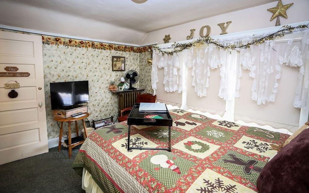 3rd Street Nest Bed & Breakfast