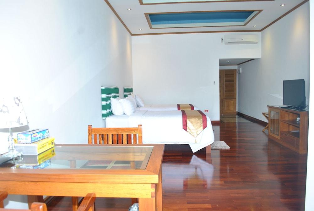 Myanmar Life Hotel