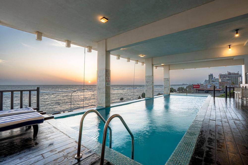 Mirage Colombo Hotel