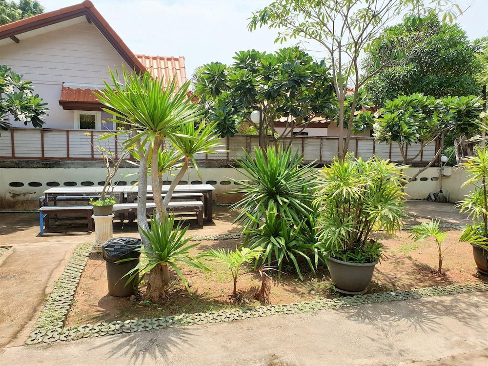 Sea Beach Koh Larn 3