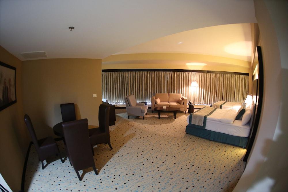 Palestine Plaza Hotel