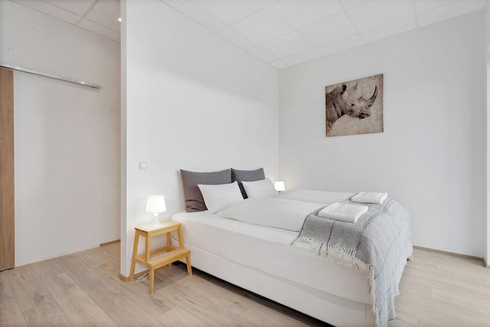 Blue Mountain Apartments by Heimaleiga