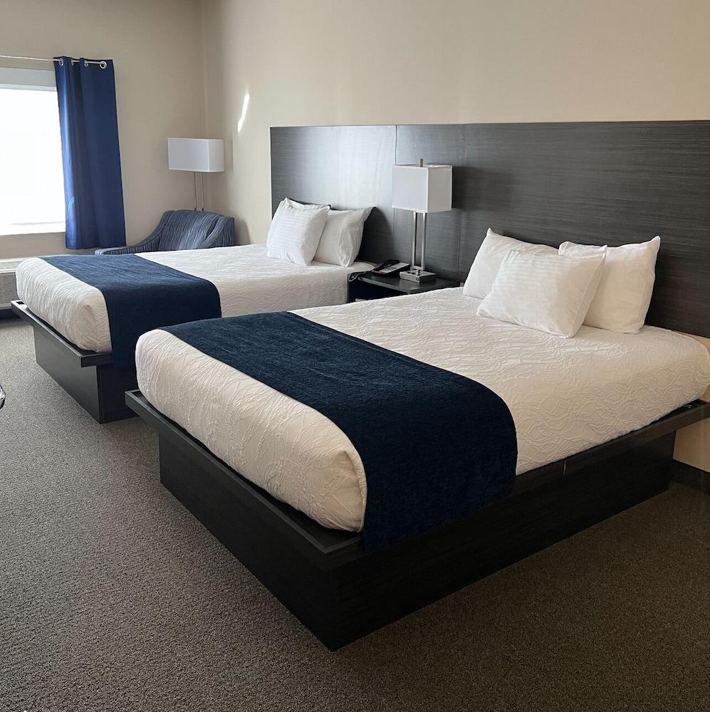 Cardinal Inn & Event Center