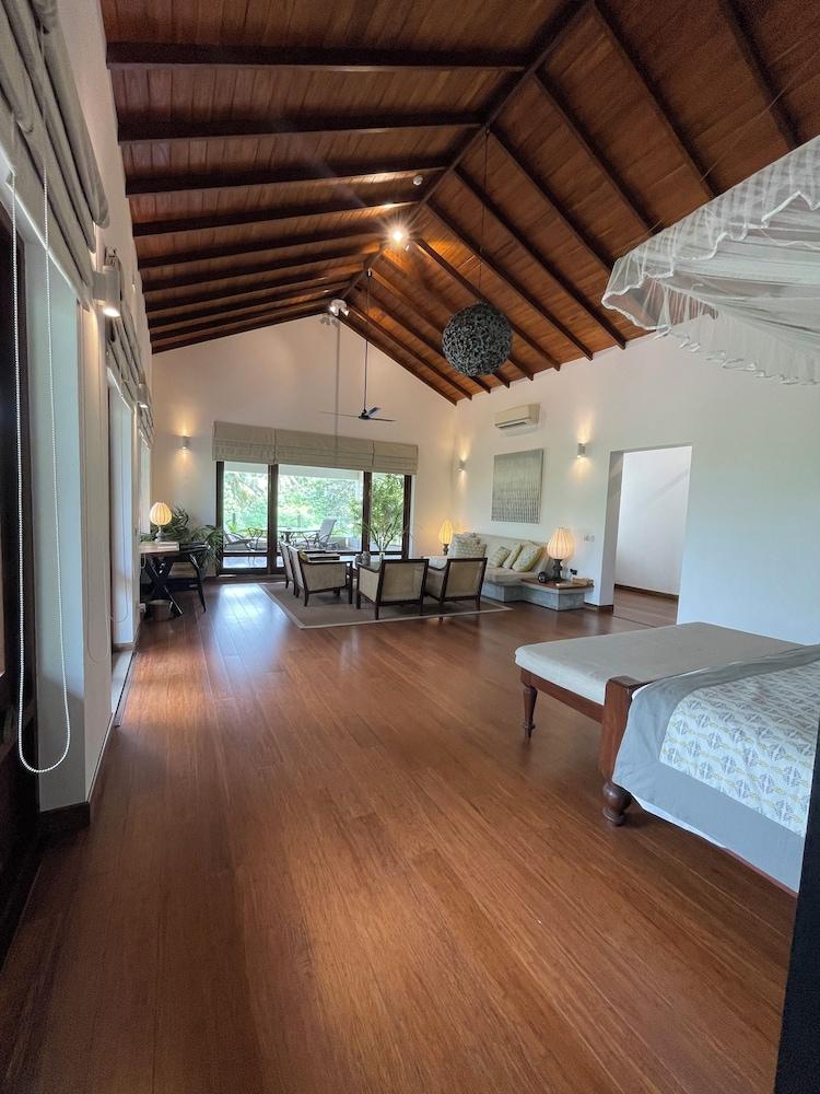 Aavya Cove Villas By Aahaasa