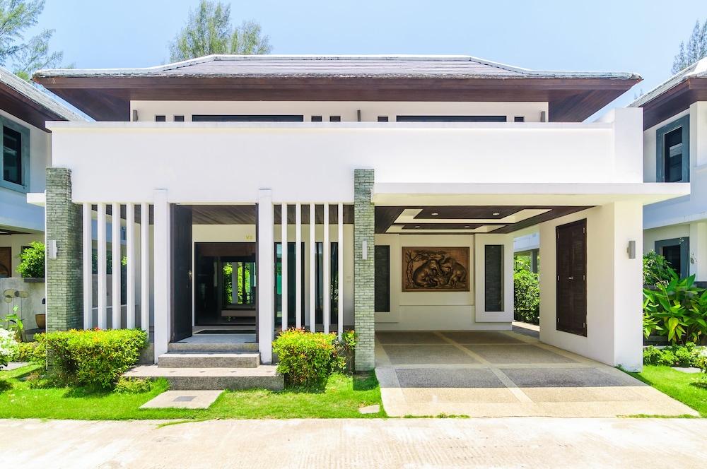 Ocean Breeze Residence