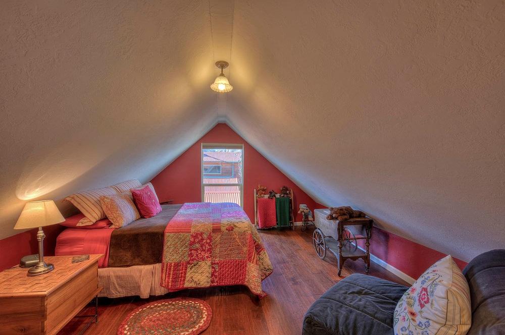 Cali Cochitta Vacation Rentals