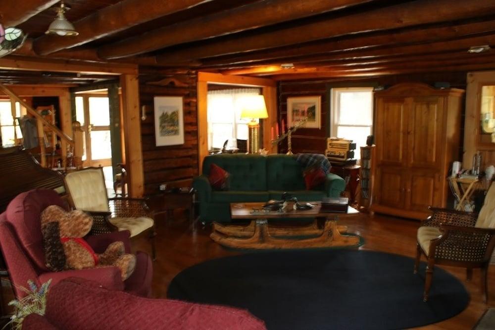 Sunny Rock B&B Haliburton