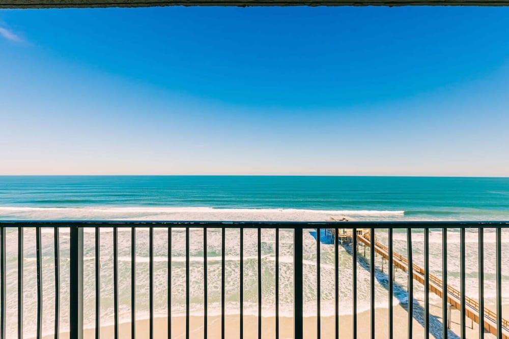 Oceanfront Penthouse Pool Hot Tub Beach Access