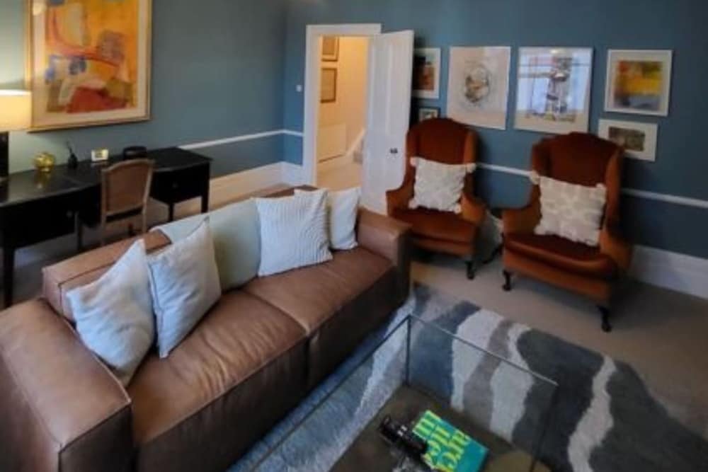 The Earl s Court Hideout - Lovely 4bdr House With Garden