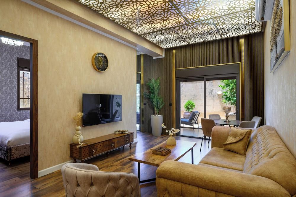 Junes jaffa Luxury Apartments