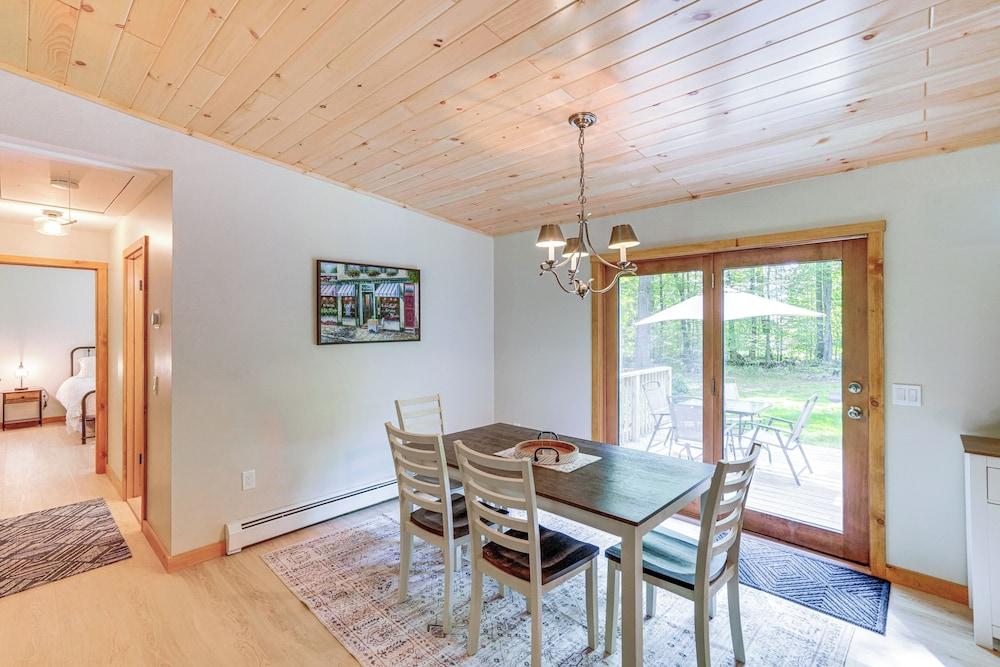 Porter Corners Home: 10 Mi to Saratoga Race Course