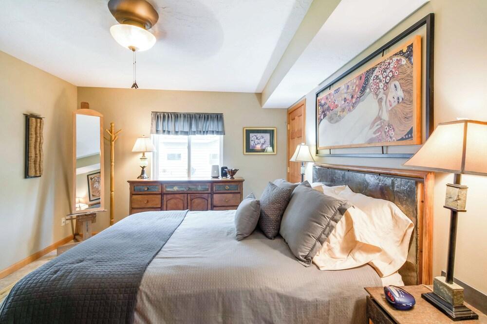 Waterfront Johnson Lake Getaway w/ Fire Pit!