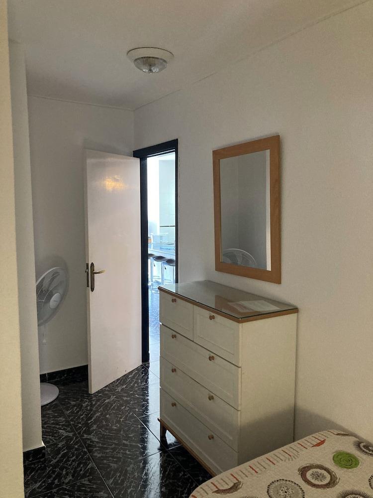 Arona 2-bed Apt, Sleeps 5 With Outdoor Pool