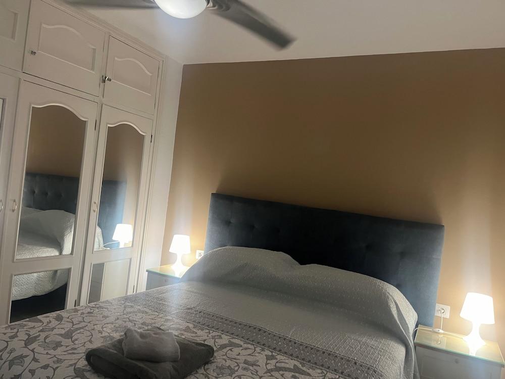 Arona 2-bed Apt, Sleeps 5 With Outdoor Pool