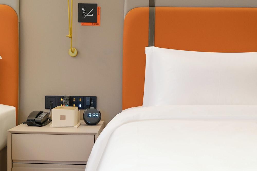 Grandee Rezen - TaiKoo Hui Plaza Shipaiqiao Metro Station