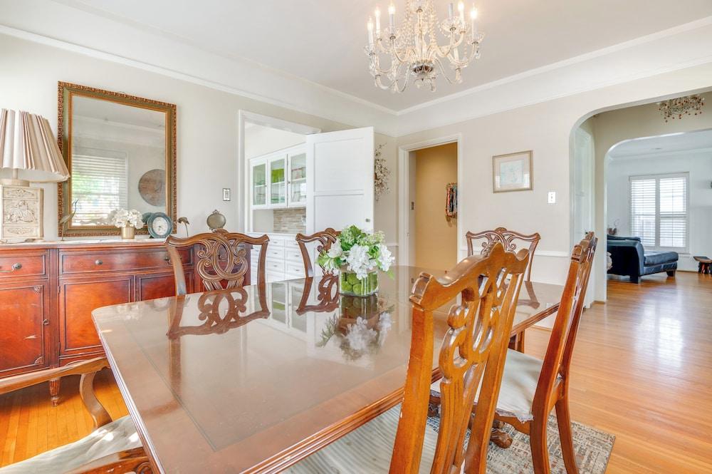 5 Mi to Sofi Stadium: Charming Family Home!