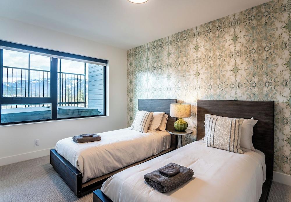 Mountain Revelation Revelstoke Vacations