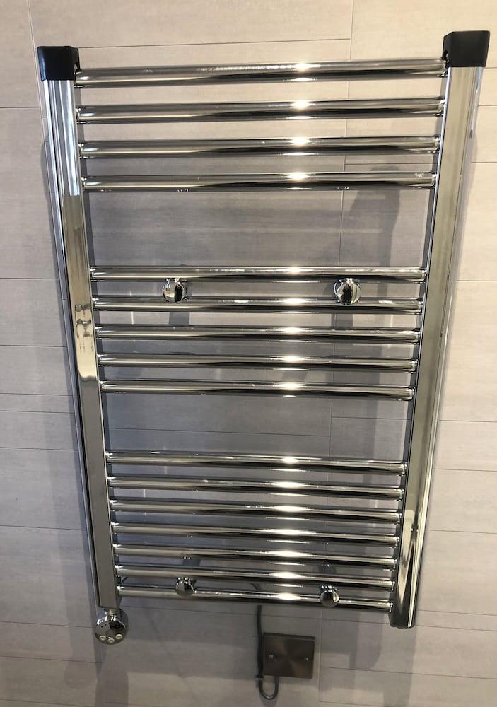 The Boatyard Glamping Lodges-fairline Lodge