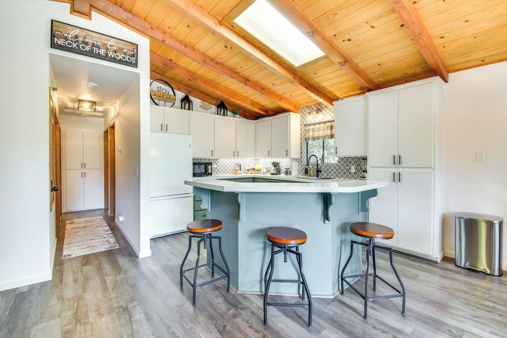 1 Mi to Pine Mountain Lake Marina: Yosemite Cabin!