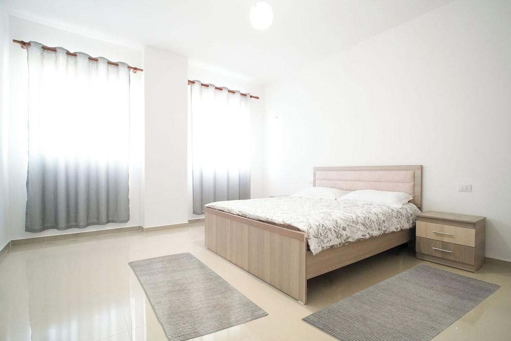 Kalpazo Golemi Plus Apartments