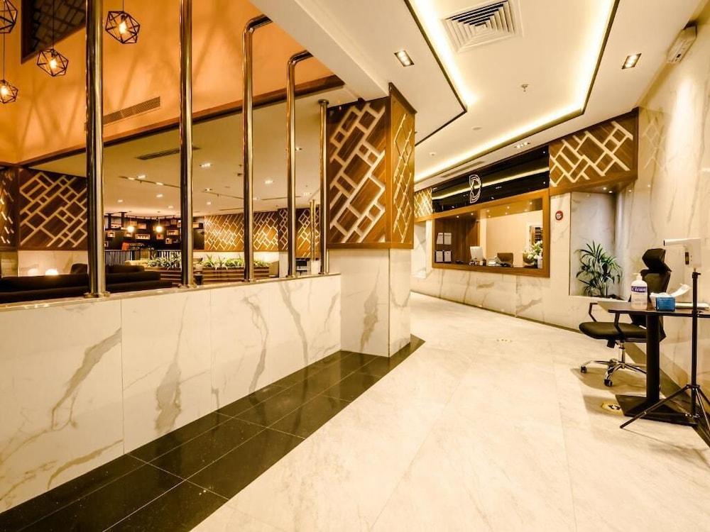 White Diamond Hotel Sari