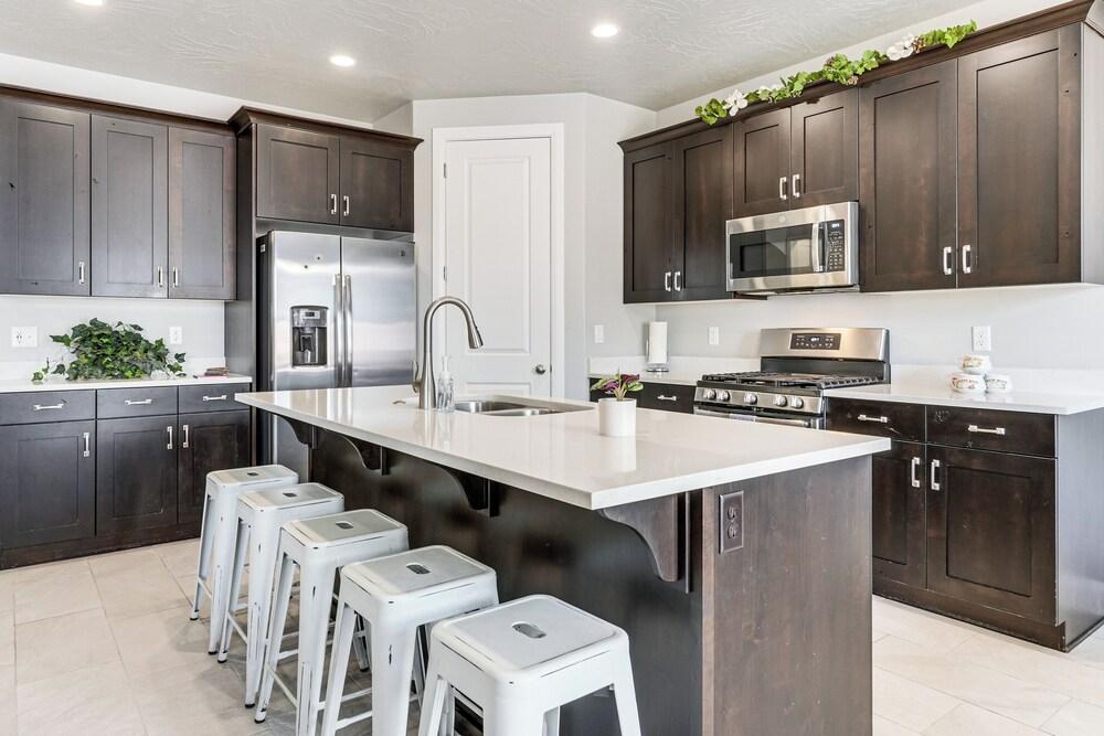 28 Mi to Zion Natl Park: Modern Washington Home