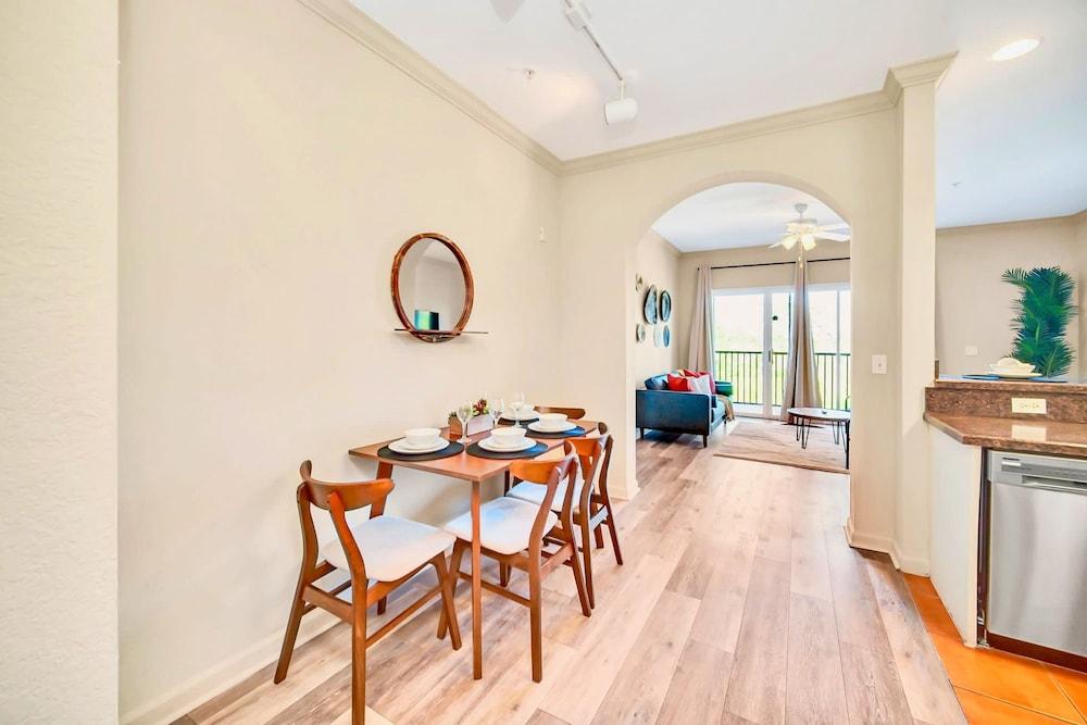 Modern 2BR Condo - With Pool Hot Tub