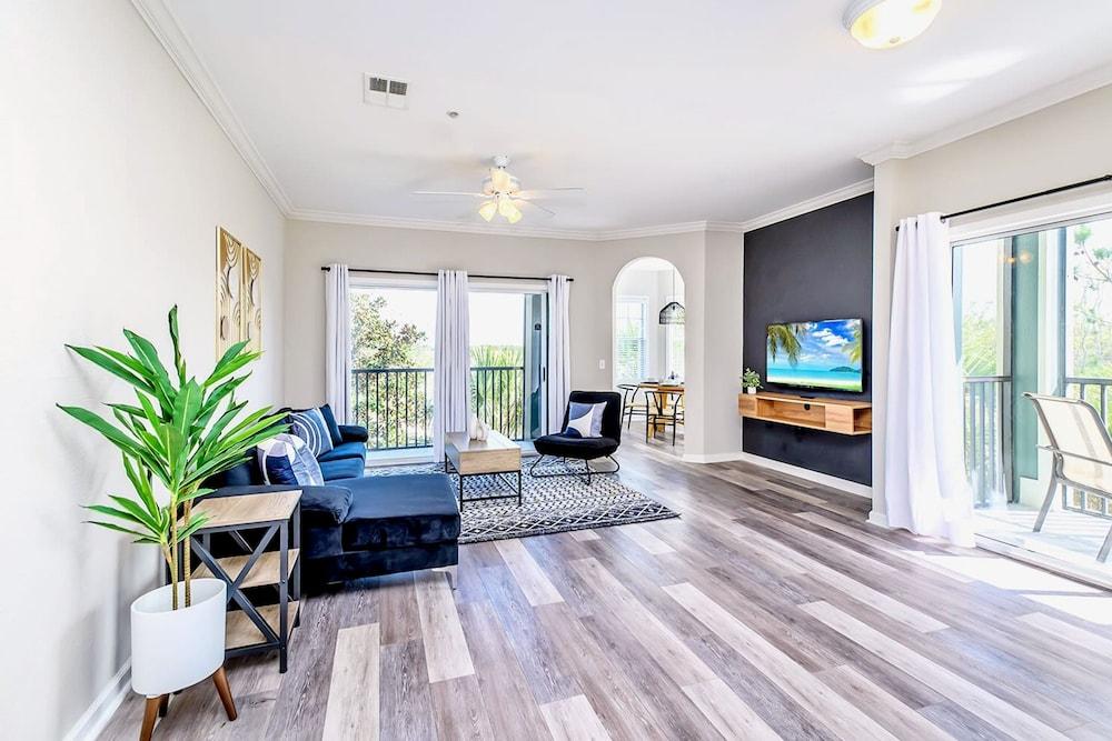 Spacious Pet-friendly Condo- 6 Mins From Disney