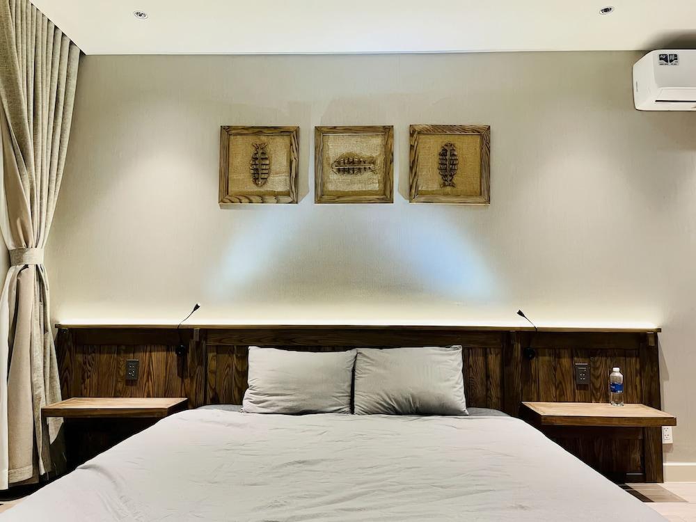 RAINBOW Sky Center TSN Airport