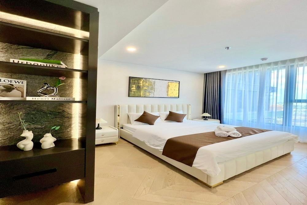 Lumiere Riverside - Luxury Condo District 2