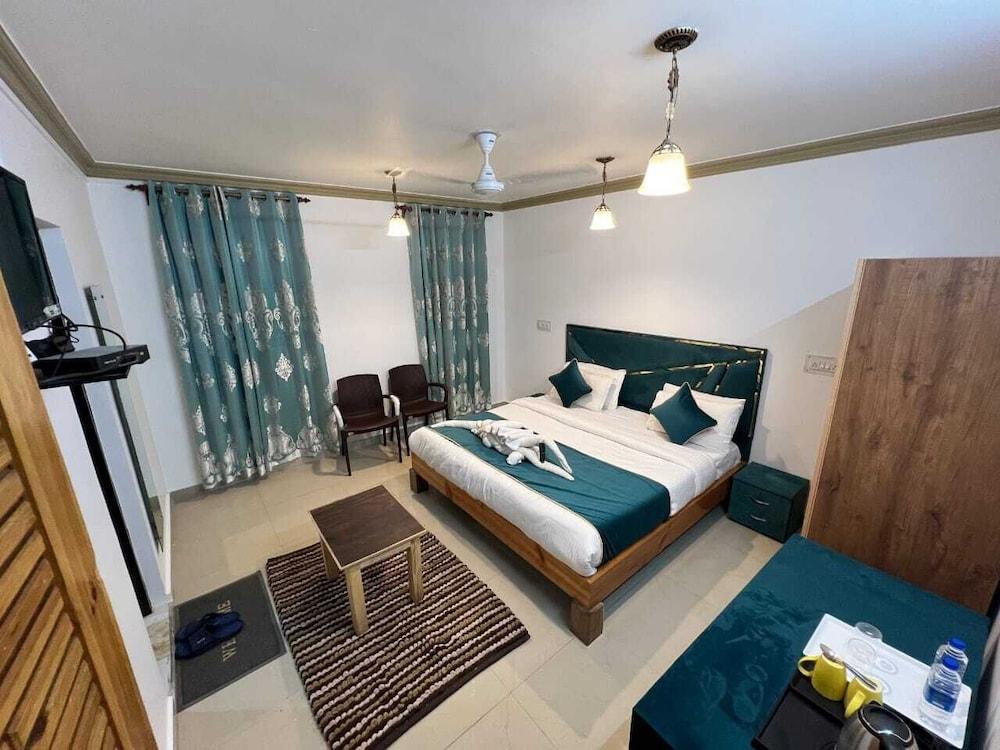 HOTEL WEST INN BOULEVARD