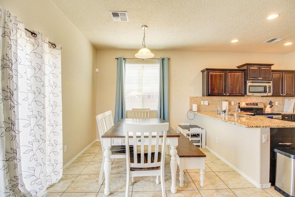 Family-friendly Home w/ Mtn View in Albuquerque!