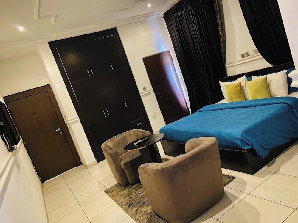 Davvy Hotel and Apartments