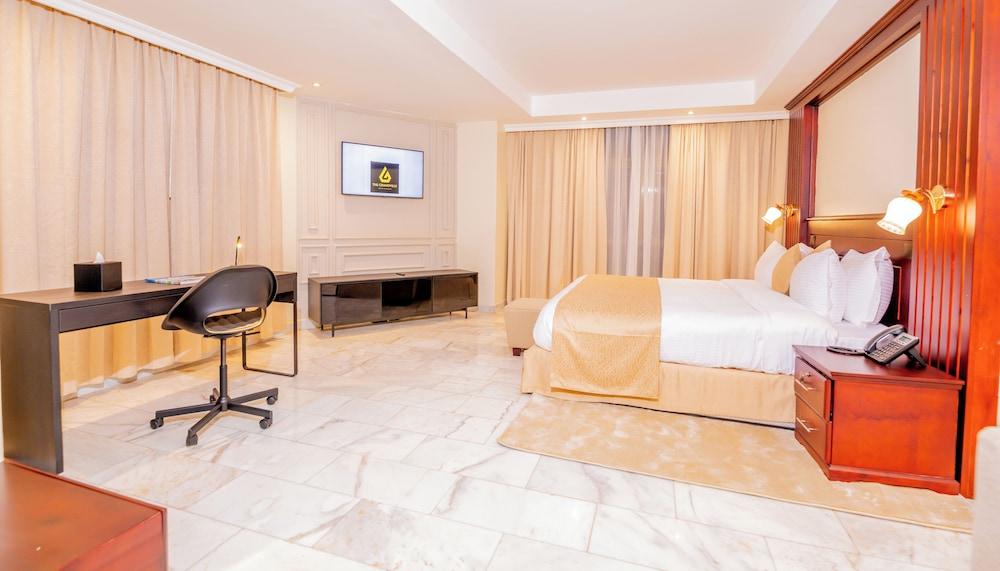 The Grandville Manor