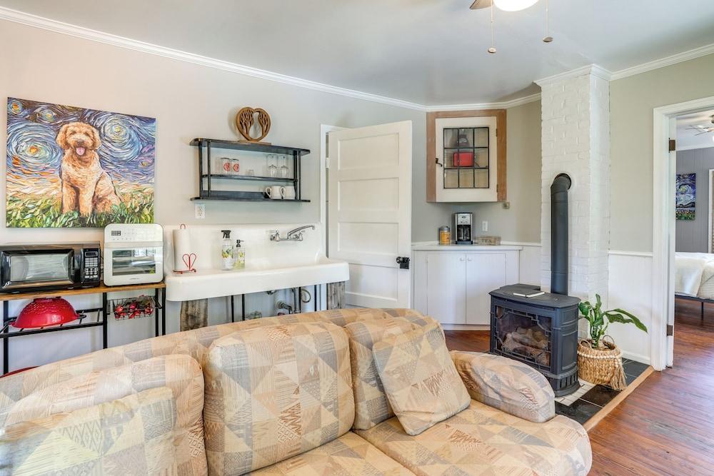 Cottage w/ James River Access in Wingina!