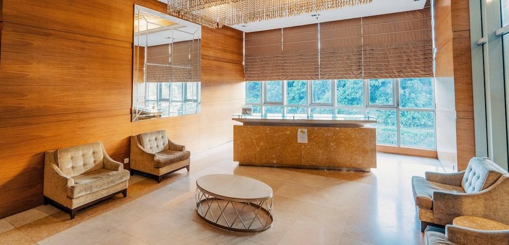 NaiBnB @ Regalia Residence