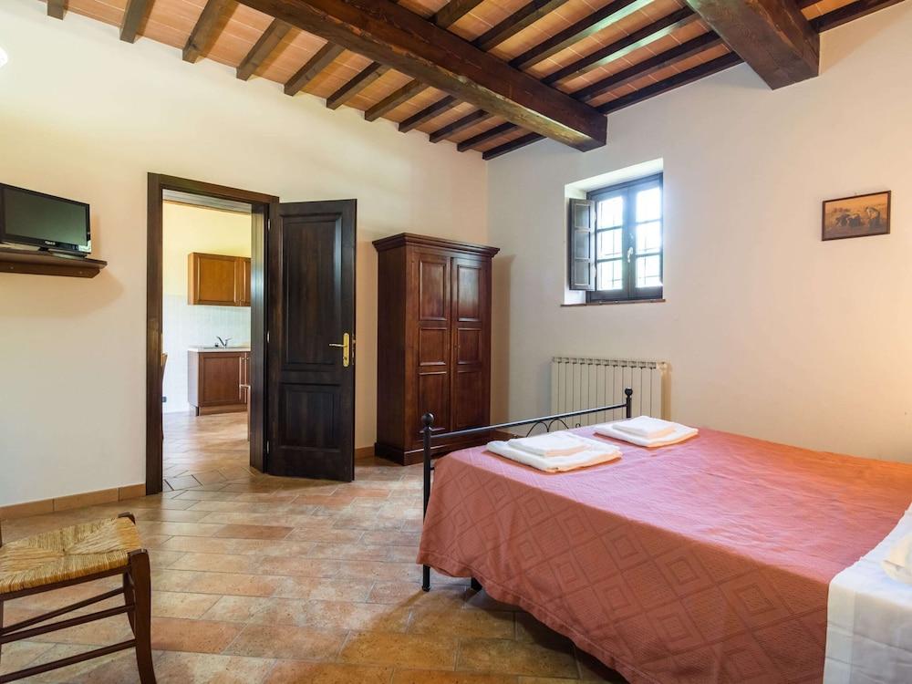 Farmhouse in Perugia With Swimming Pool