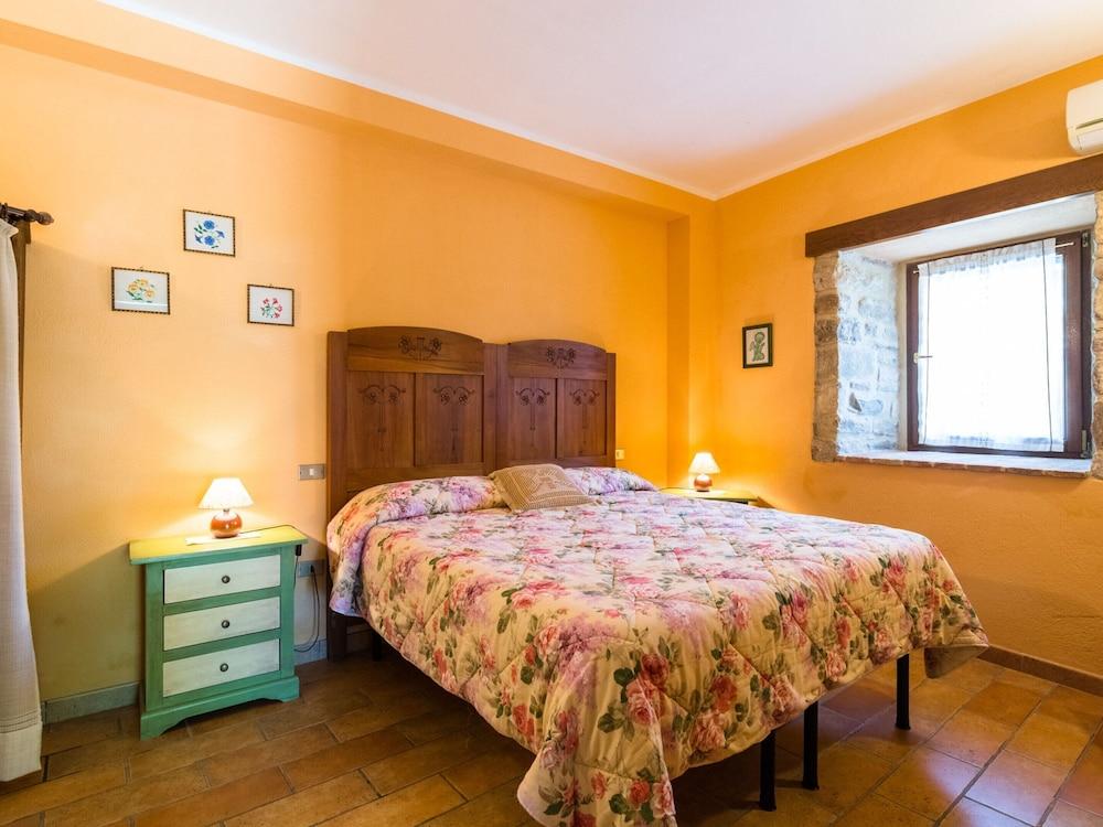 Farmhouse in Hilly Area in Gubbio With Pool