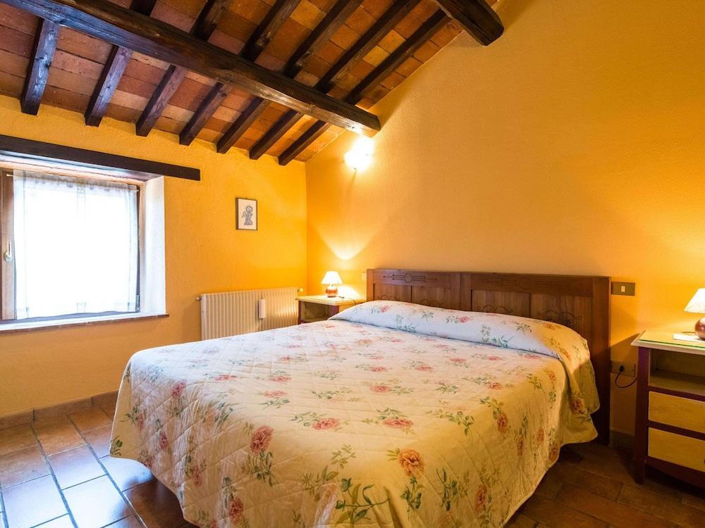 Farmhouse in Hilly Area in Gubbio With Pool