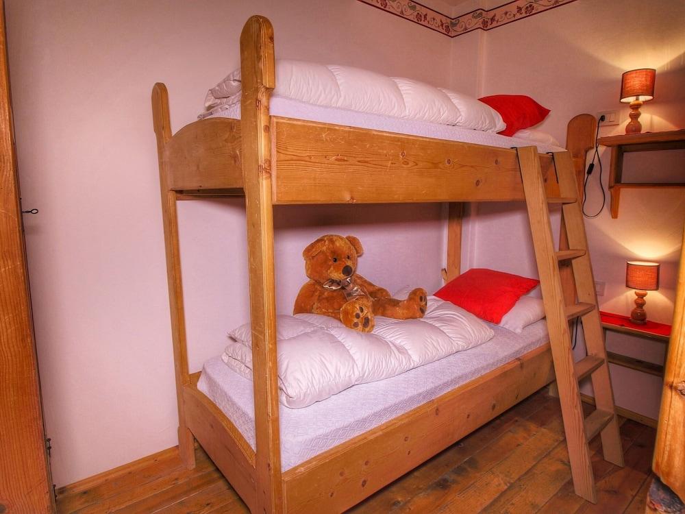 Typical Cottage in Bellamonte Italy With Bubble Bath