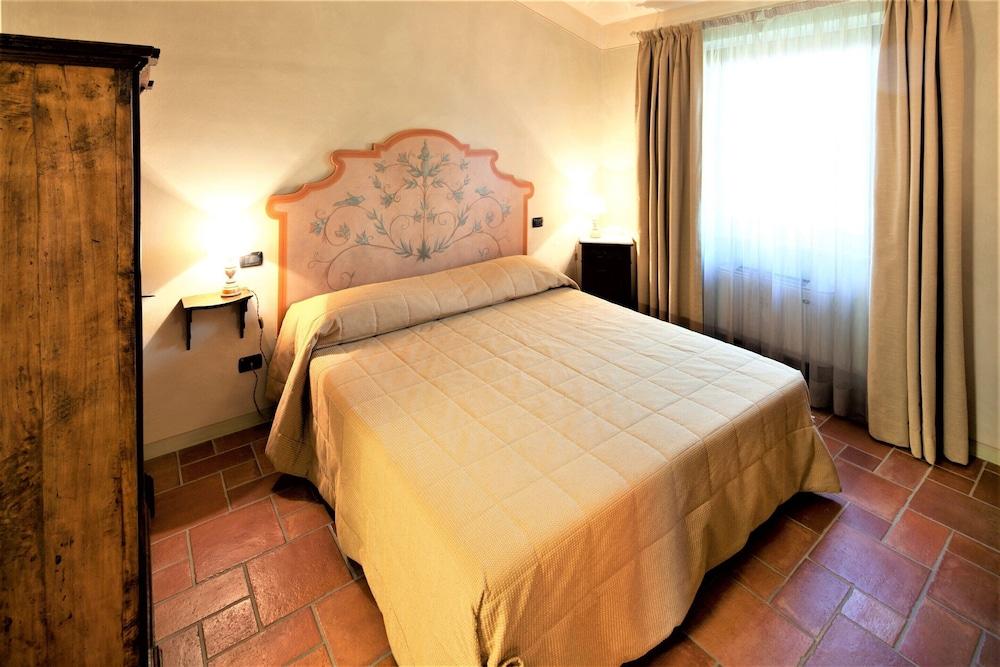 Pleasant Apartment in Santa Maria Degli Angeli With Pool